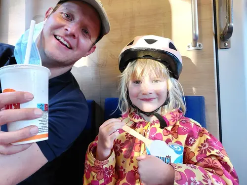 En op de terugweg lekker een ijsje in de trein. Wat een dag!