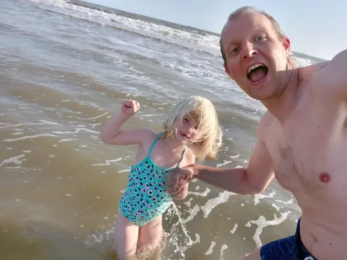 Als kers op de taart nam ze nog even een verfrissende duik in zee.